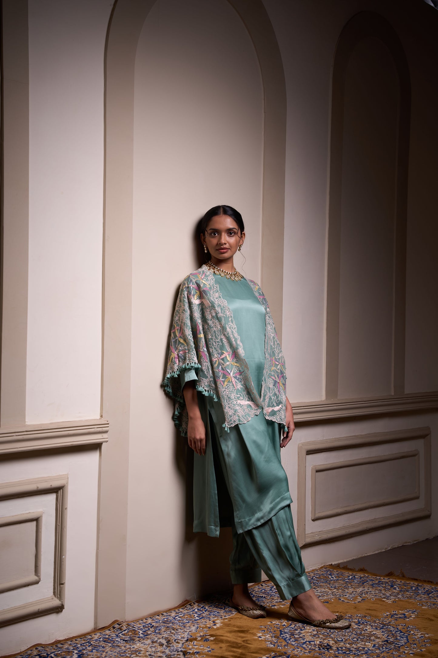 Meghna Cape Set