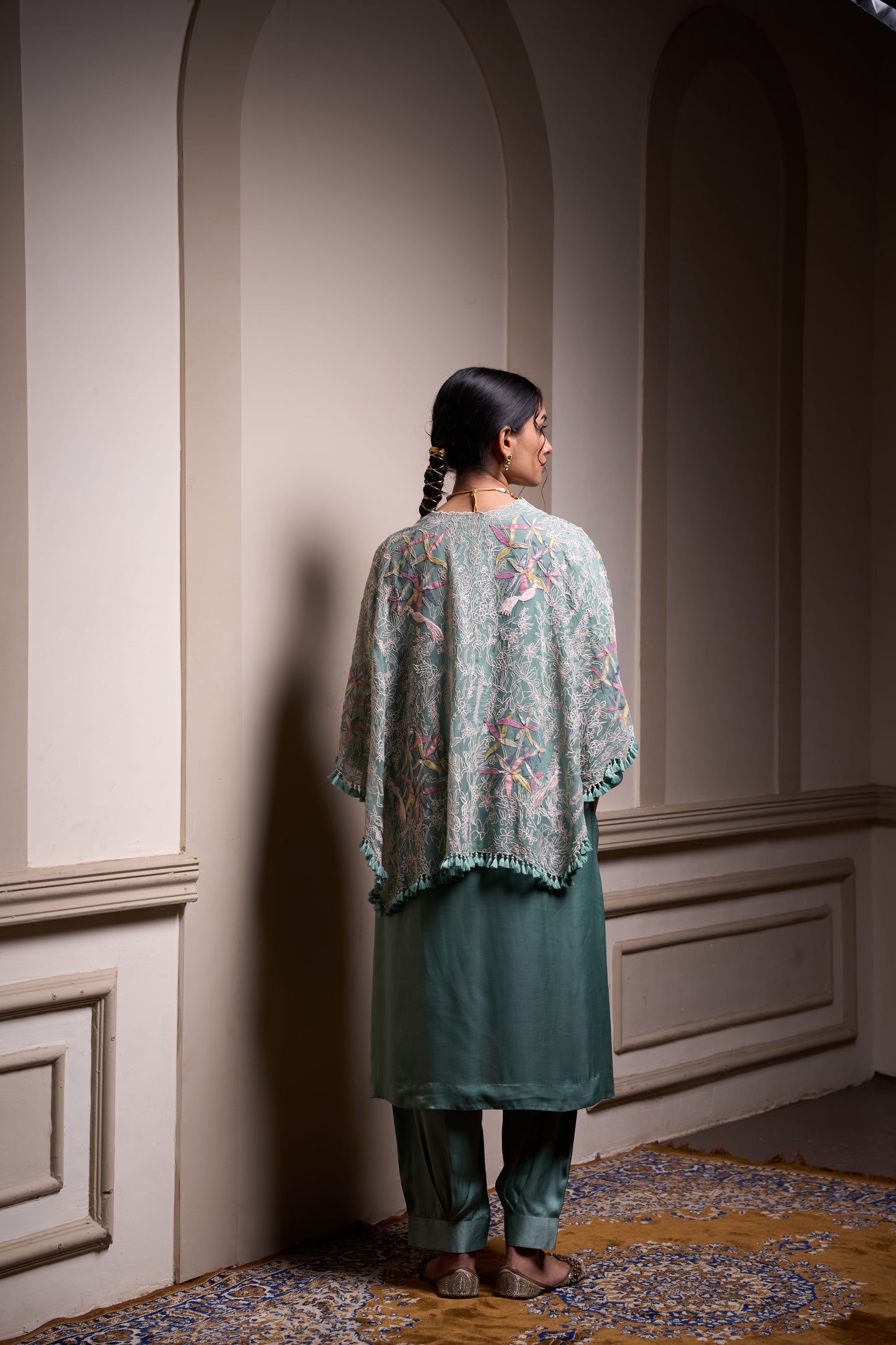 Meghna Cape Set