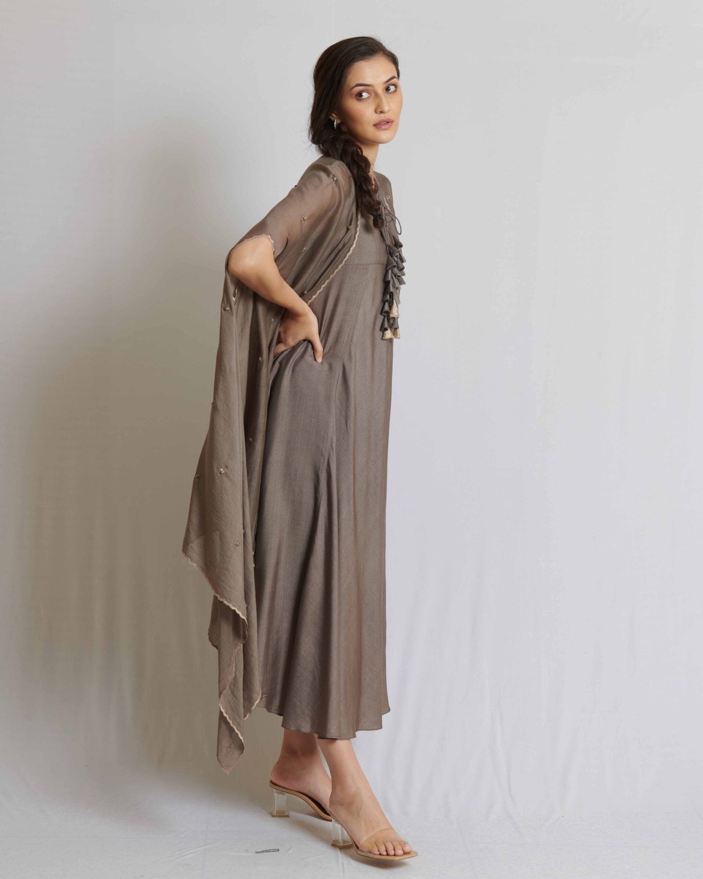 Grey kalidar with cape
