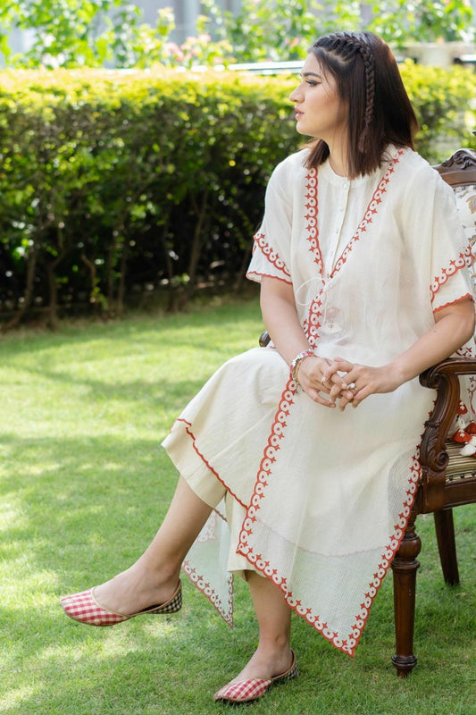 Gaura Poucho Set