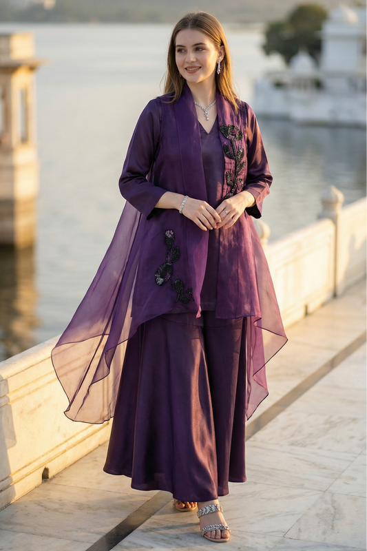 Taarini Cape Set