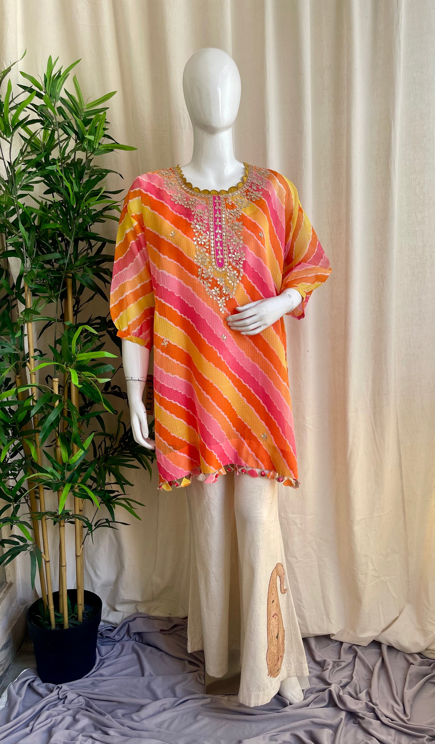 Gul-e-Gulabi Kaftan Set