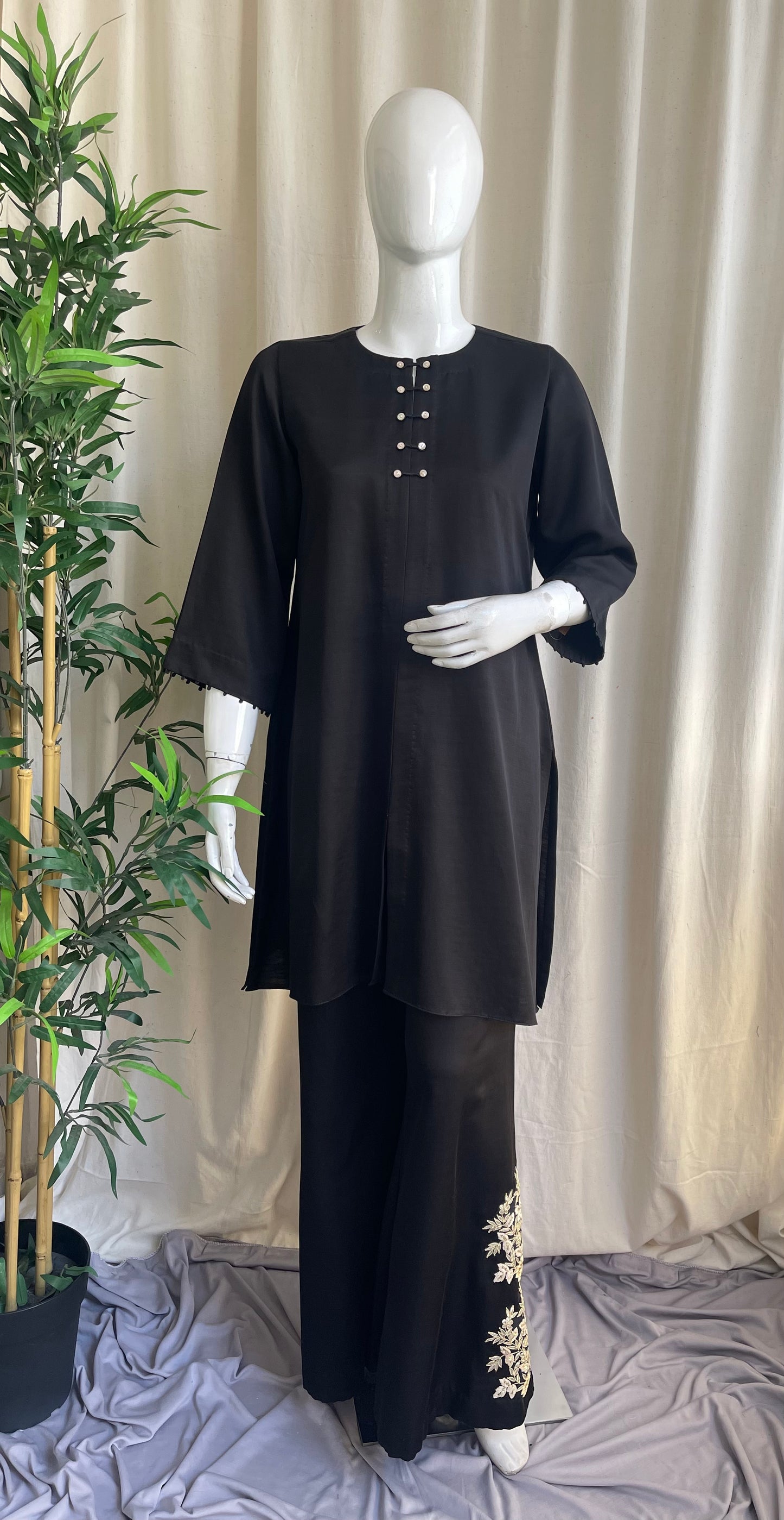 Kala Gul Kurta Set