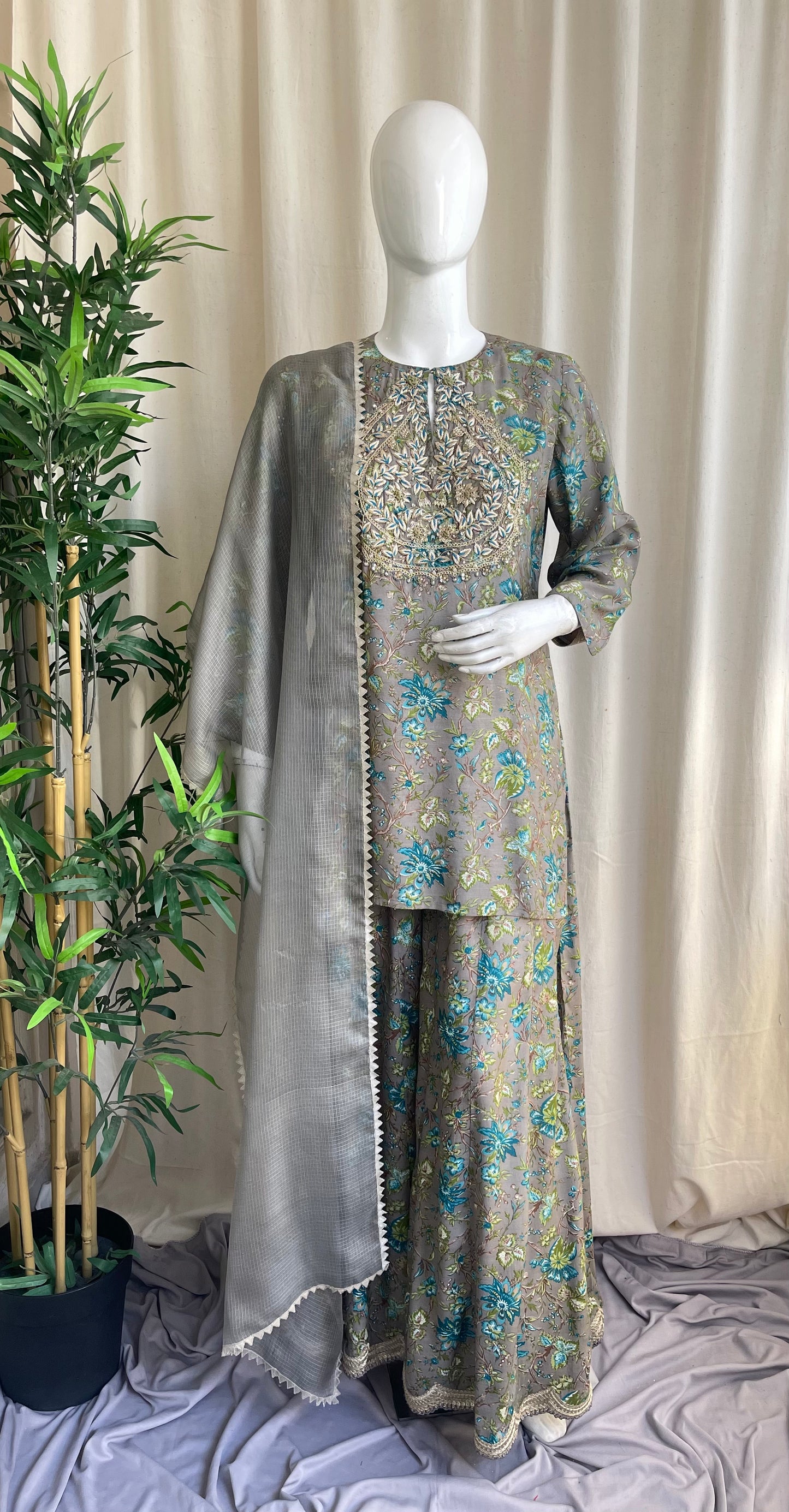 Vann Pushp Kurta Set