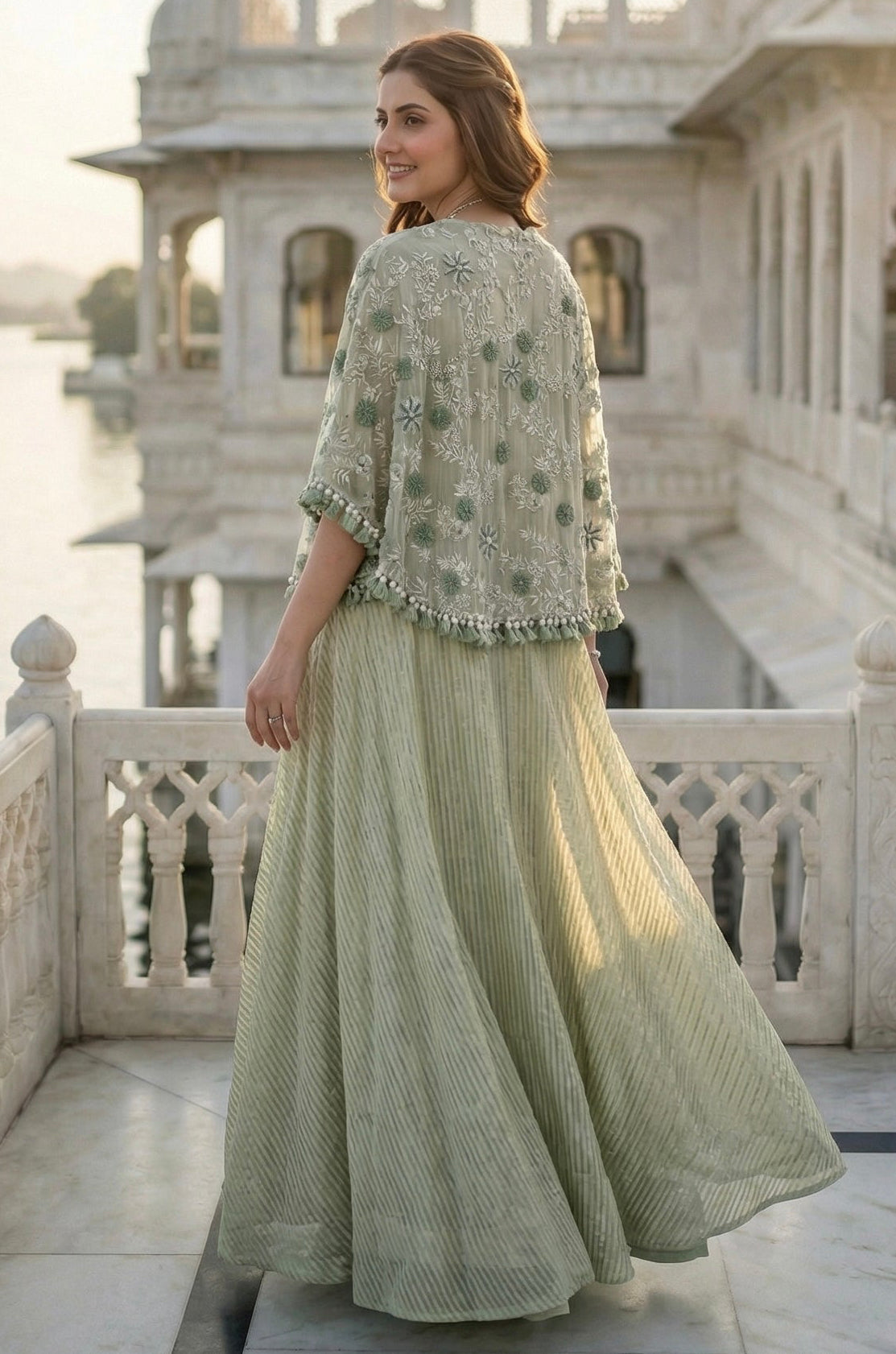 Vanya Mint Cape Set