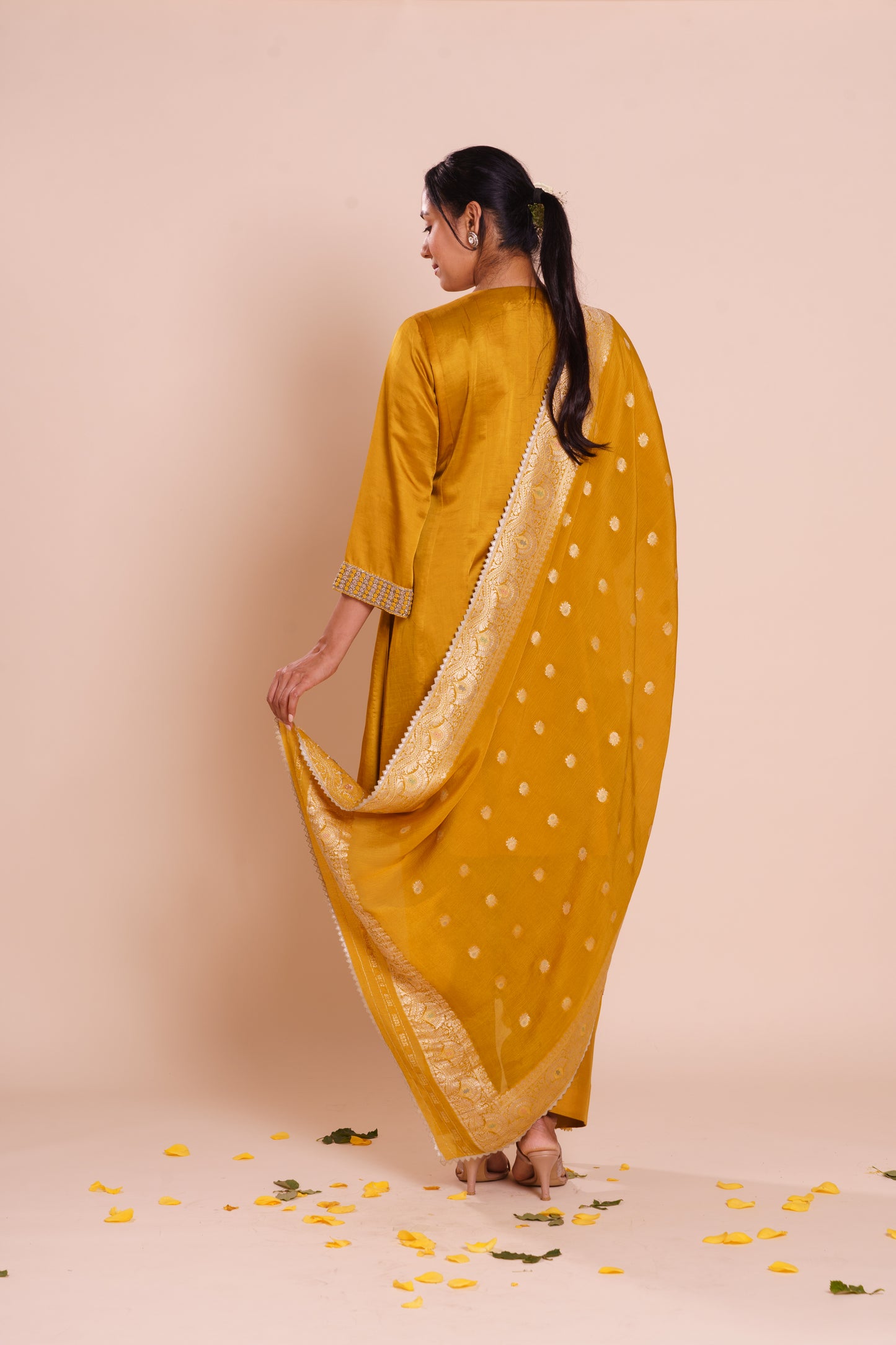 Saanvi Mustard Set