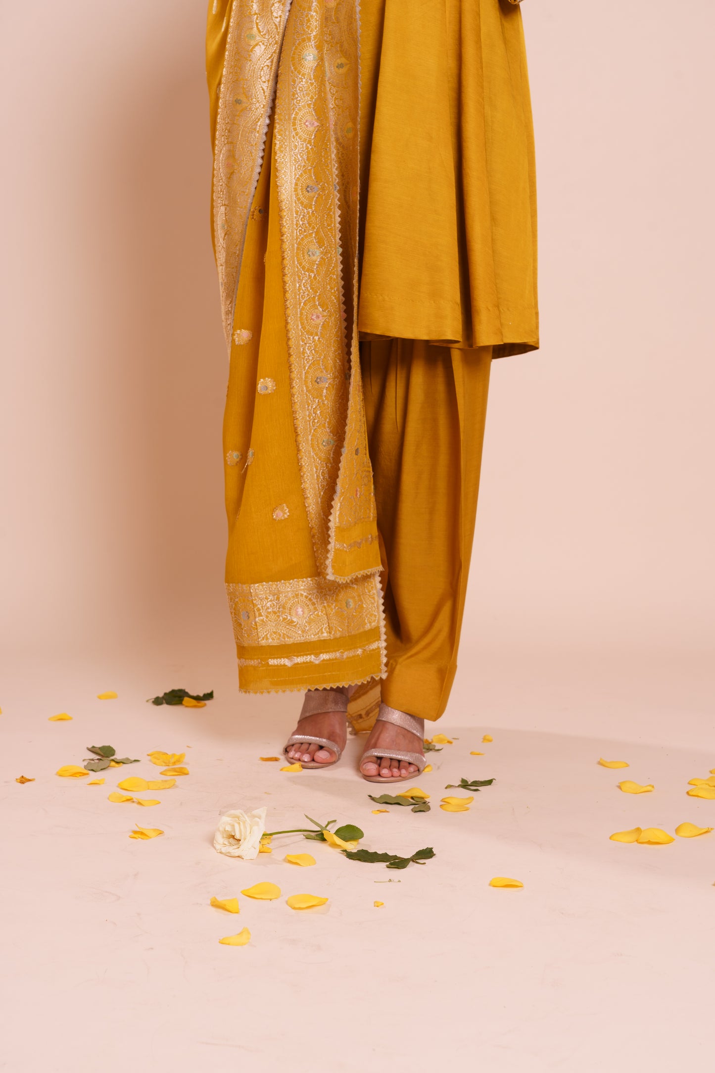 Saanvi Mustard Set