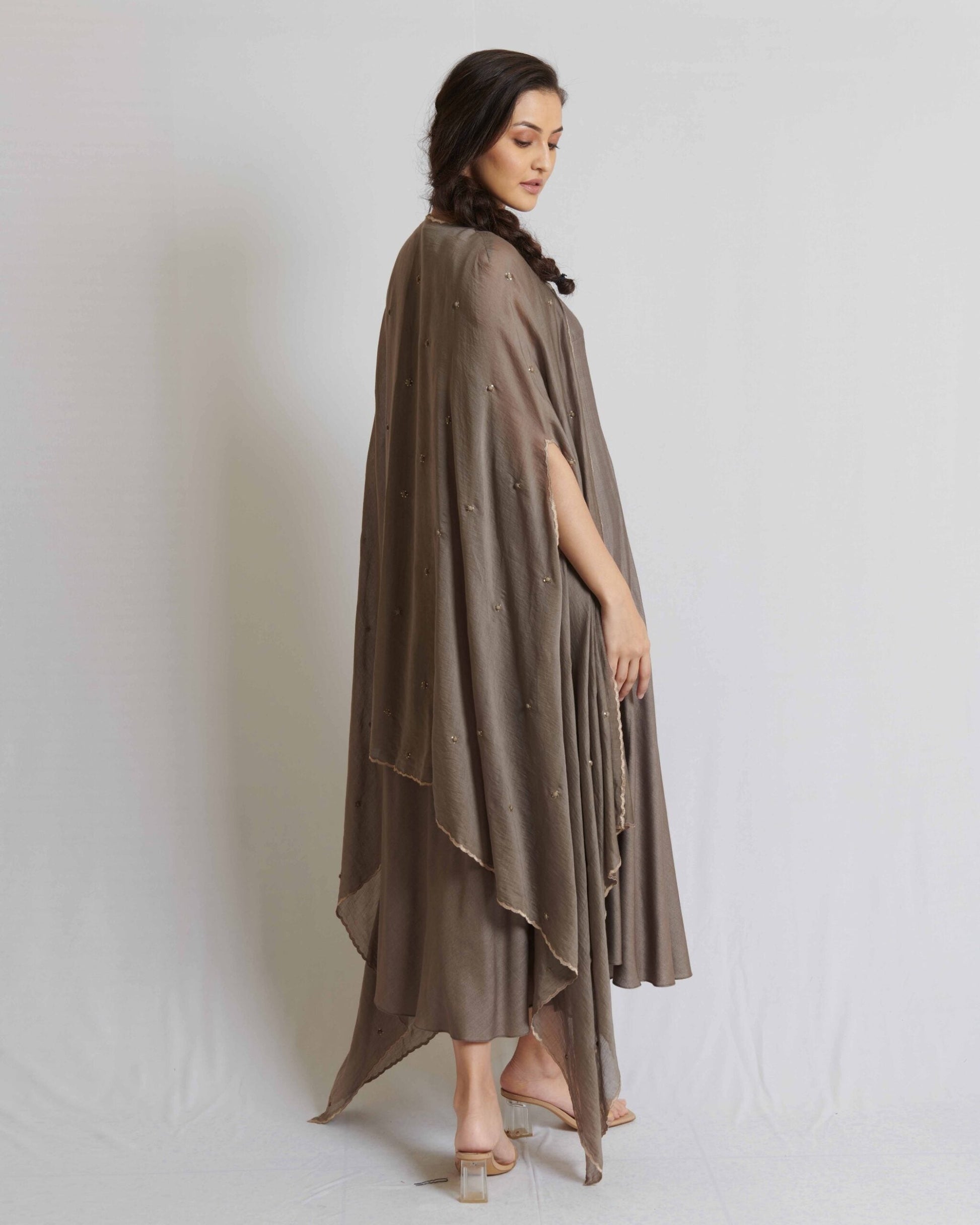 Grey kalidar with cape