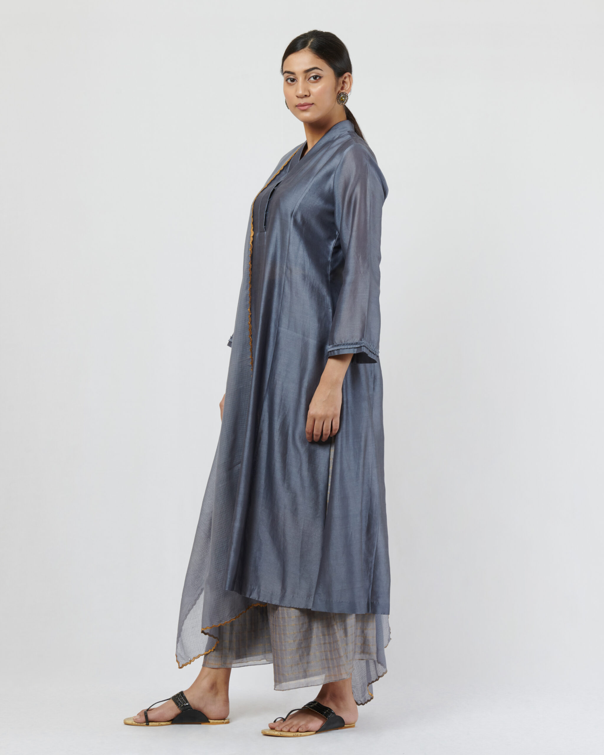 kurta with thread embroidered butas at one sleeve