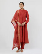 Chanderi kurta with french knot butis and thread detailing at the neckline and sleeves hemline