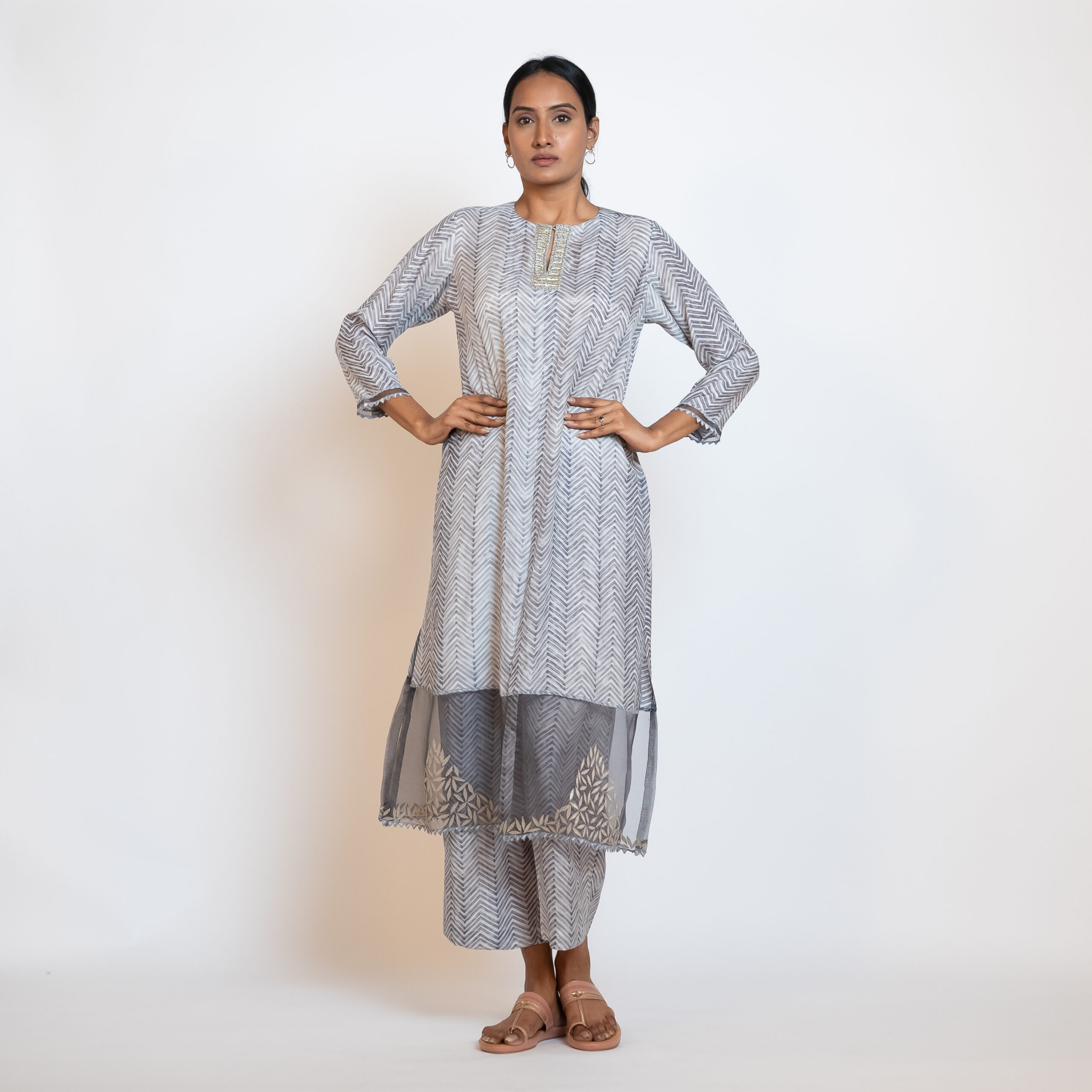 Grey shiburi\ printed kurta with straight pant